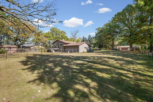 2625 Seans Way, North Saint Paul, MN 55109
