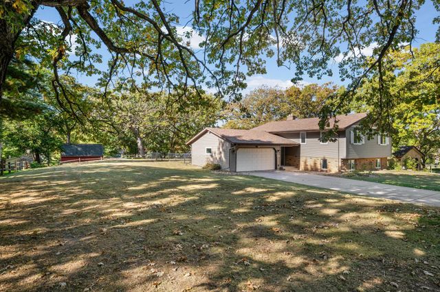 2625 Seans Way, North Saint Paul, MN 55109