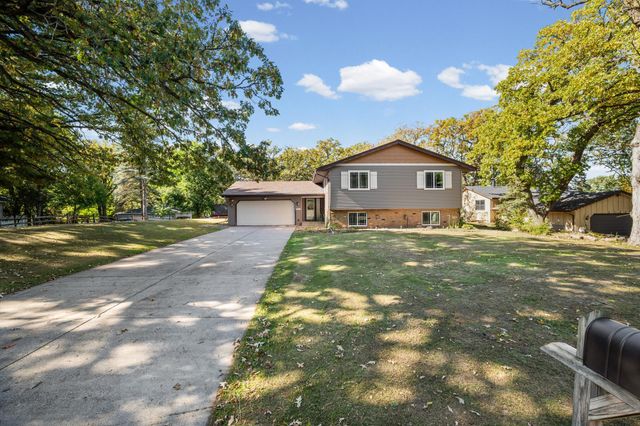 2625 Seans Way, North Saint Paul, MN 55109