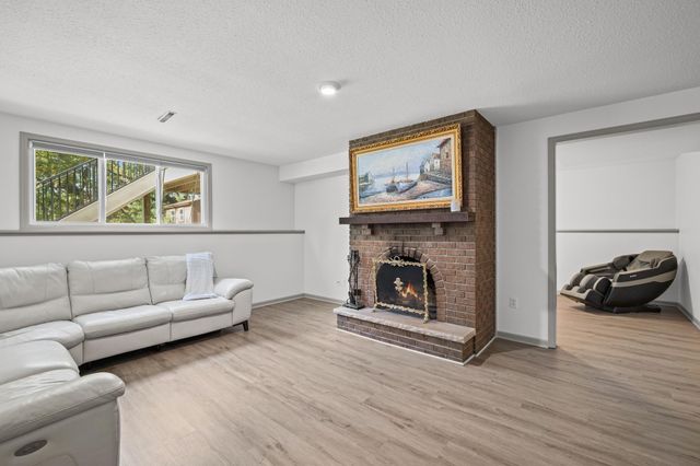2625 Seans Way, North Saint Paul, MN 55109