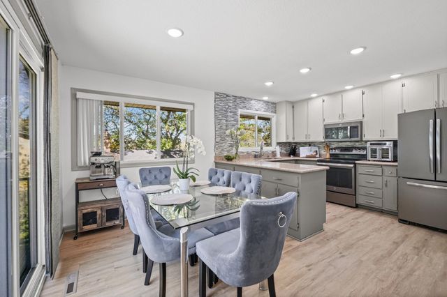 2625 Seans Way, North Saint Paul, MN 55109
