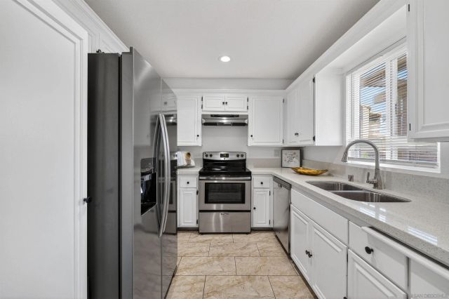 1886 Fairway Circle Dr, San Marcos, CA 92078