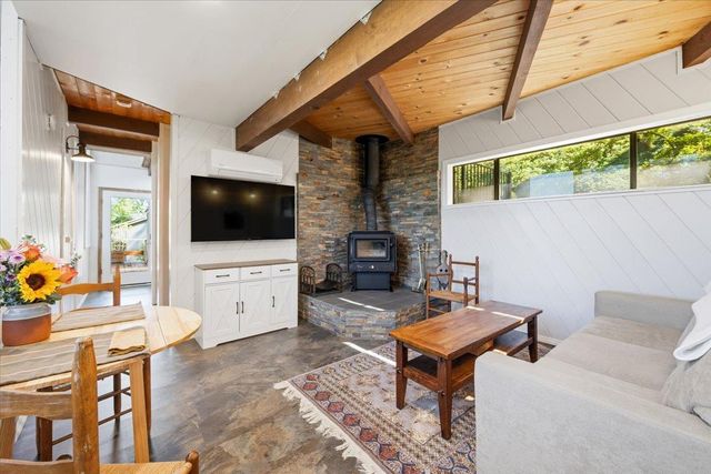 18450 Blue Teal Loop, Penn Valley, CA 95946