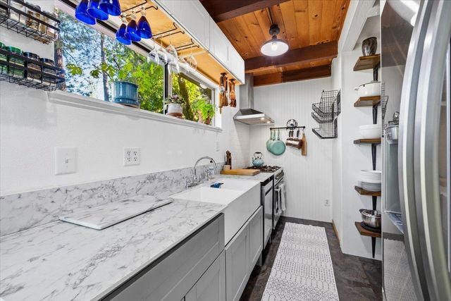 18450 Blue Teal Loop, Penn Valley, CA 95946