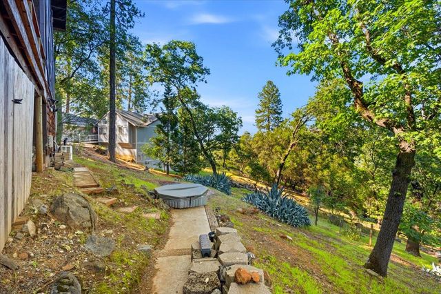 18450 Blue Teal Loop, Penn Valley, CA 95946