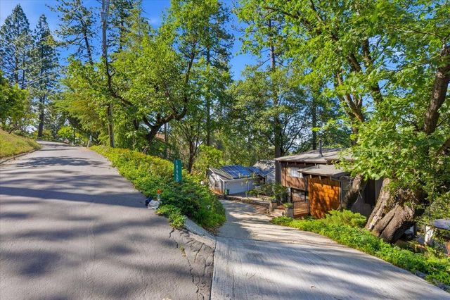 18450 Blue Teal Loop, Penn Valley, CA 95946
