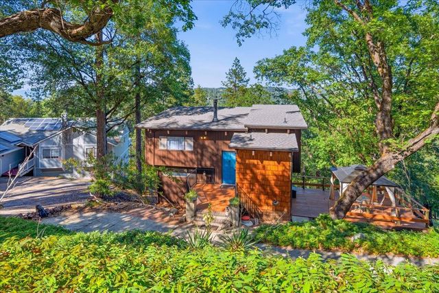 18450 Blue Teal Loop, Penn Valley, CA 95946