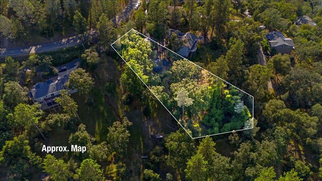 18450 Blue Teal Loop, Penn Valley, CA 95946