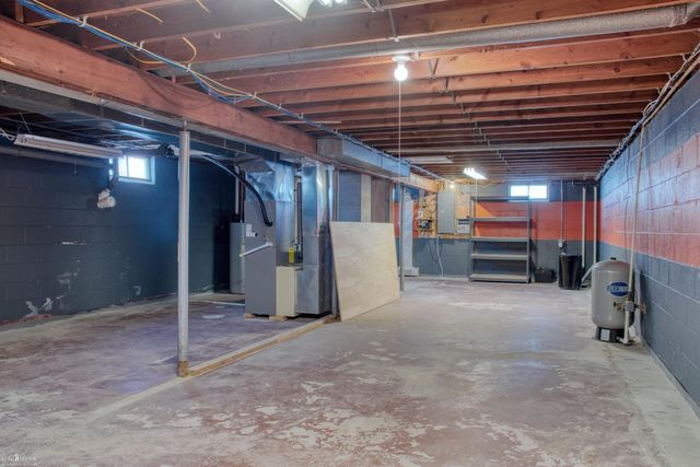 215 Sylvia Drive, Corunna, MI 48817