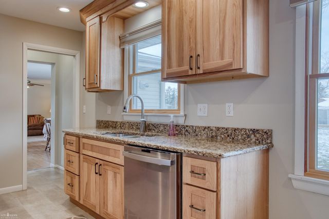 215 Sylvia Drive, Corunna, MI 48817