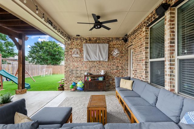 518 Dover Drive, Midlothian, TX 76065