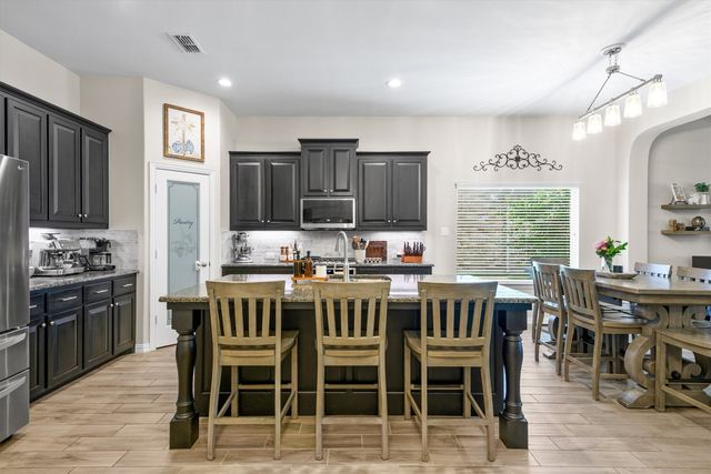 518 Dover Drive, Midlothian, TX 76065
