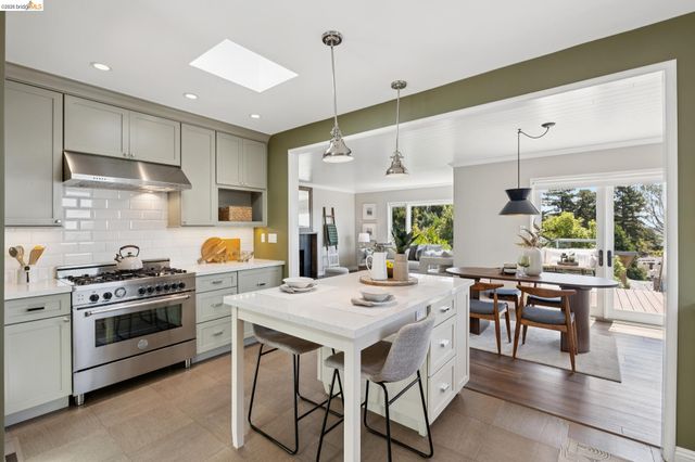 7450 Terrace Dr, El Cerrito, CA 94530
