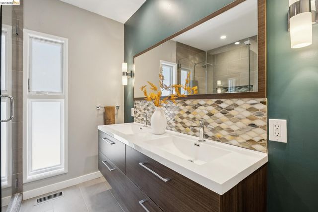 7450 Terrace Dr, El Cerrito, CA 94530