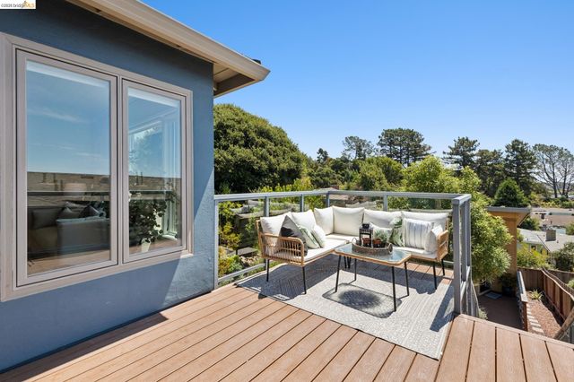 7450 Terrace Dr, El Cerrito, CA 94530
