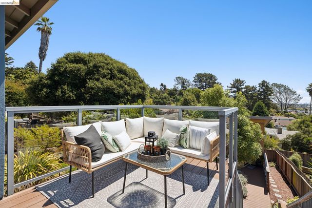 7450 Terrace Dr, El Cerrito, CA 94530