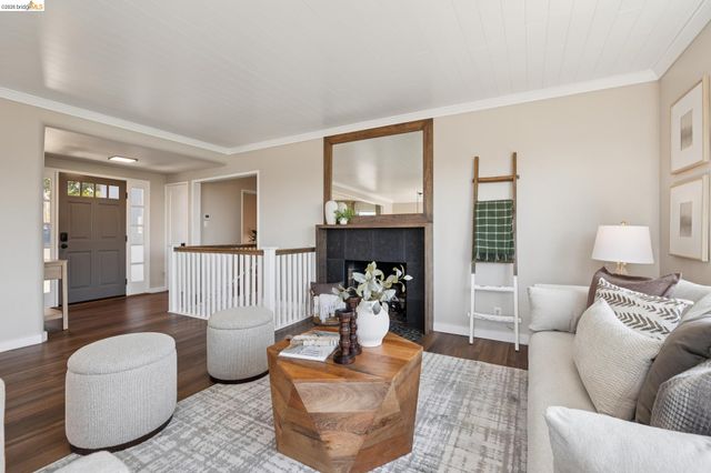7450 Terrace Dr, El Cerrito, CA 94530