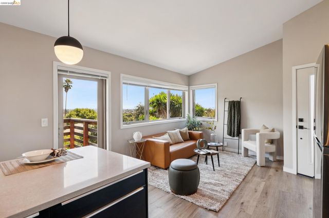 7450 Terrace Dr, El Cerrito, CA 94530