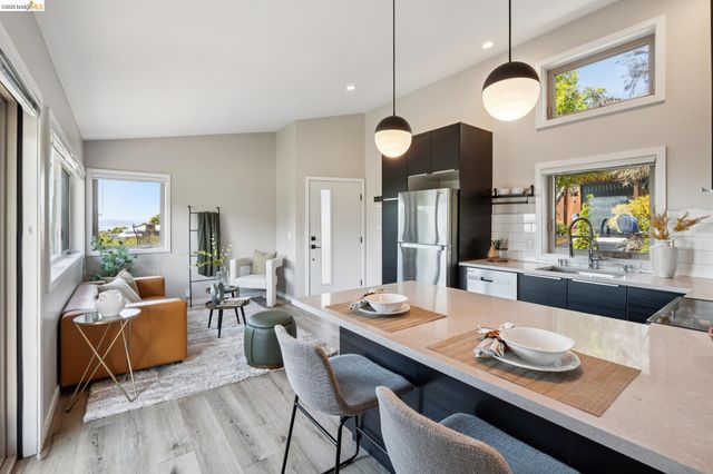 7450 Terrace Dr, El Cerrito, CA 94530