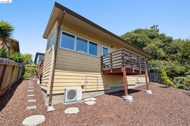 7450 Terrace Dr, El Cerrito, CA 94530
