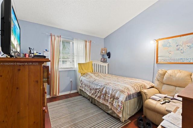 7780 NW 22nd Ct 201, Pembroke Pines, FL 33024