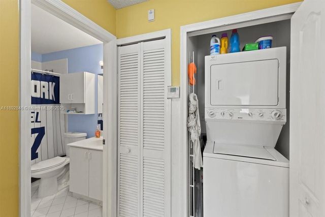 7780 NW 22nd Ct 201, Pembroke Pines, FL 33024