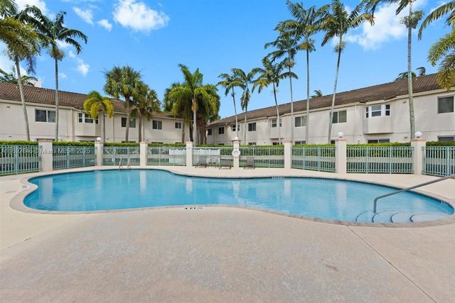 7780 NW 22nd Ct 201, Pembroke Pines, FL 33024