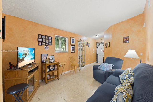 7780 NW 22nd Ct 201, Pembroke Pines, FL 33024