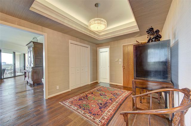 101 Westcott Street 802, Houston, TX 77007