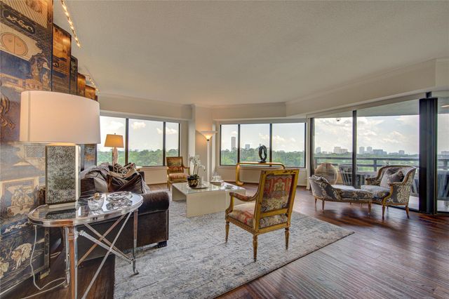 101 Westcott Street 802, Houston, TX 77007