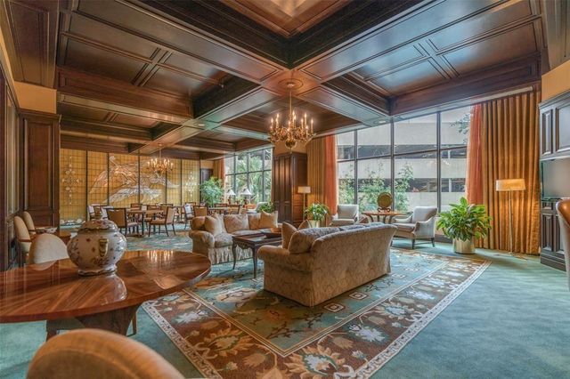 101 Westcott Street 802, Houston, TX 77007