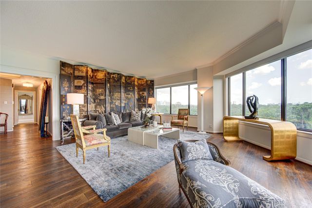 101 Westcott Street 802, Houston, TX 77007