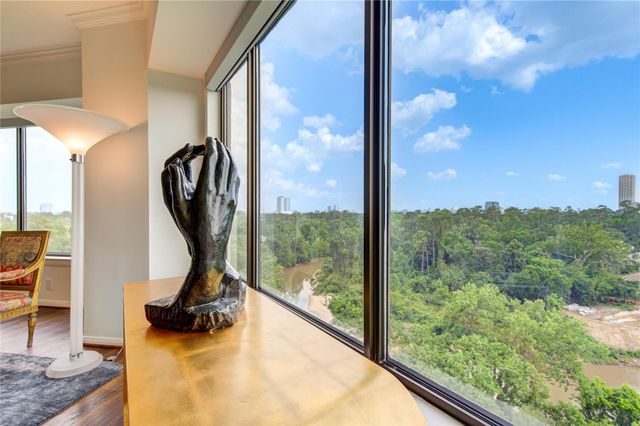 101 Westcott Street 802, Houston, TX 77007