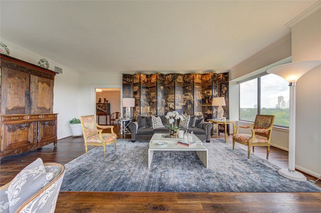 101 Westcott Street 802, Houston, TX 77007