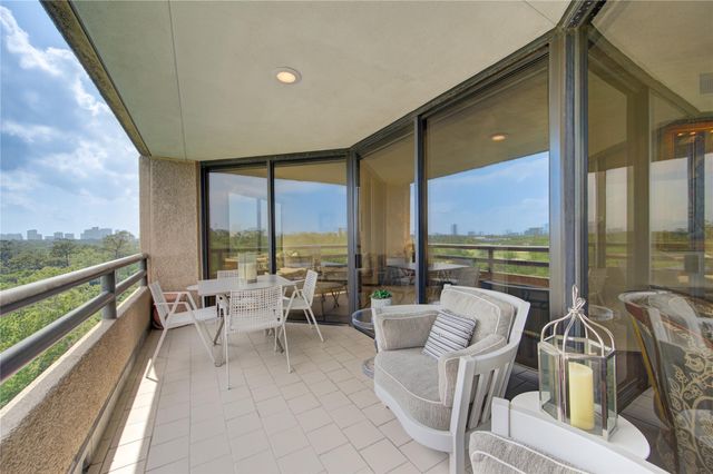 101 Westcott Street 802, Houston, TX 77007