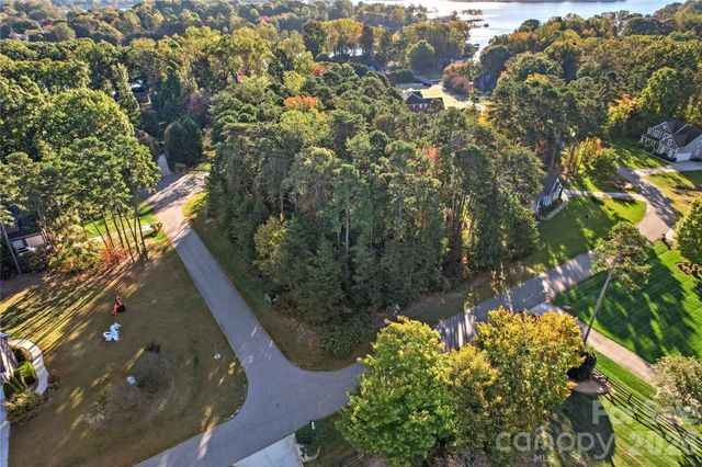 254 Woodstream Circle, Mooresville, NC 28117
