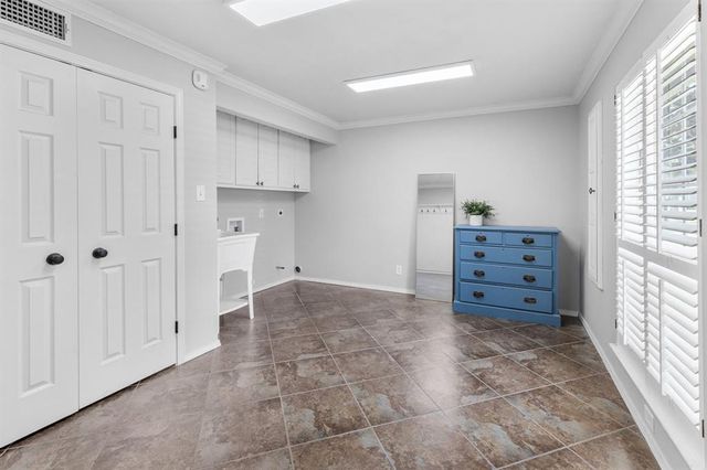 2719 Holcomb Road, Orange, TX 77632