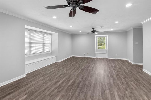 2719 Holcomb Road, Orange, TX 77632