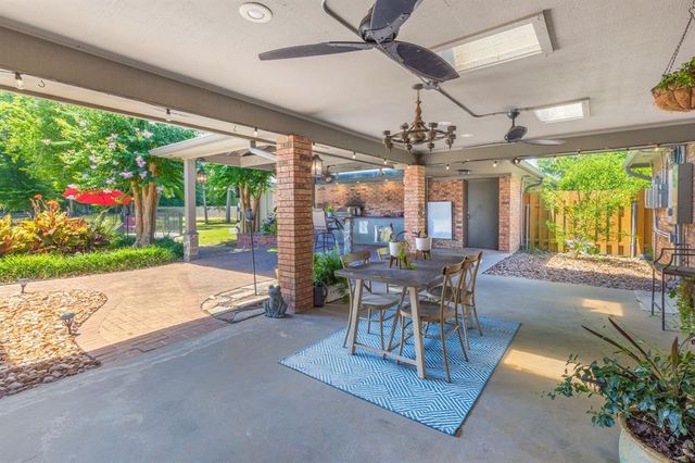 2719 Holcomb Road, Orange, TX 77632