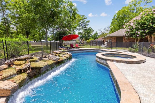2719 Holcomb Road, Orange, TX 77632