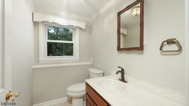 37 Ambar Pl, Bernardsville Boro, NJ 07924