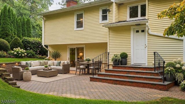 37 Ambar Pl, Bernardsville Boro, NJ 07924