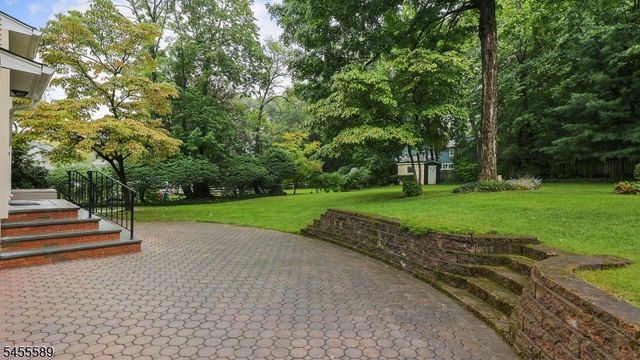 37 Ambar Pl, Bernardsville Boro, NJ 07924