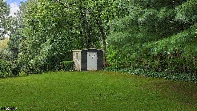 37 Ambar Pl, Bernardsville Boro, NJ 07924