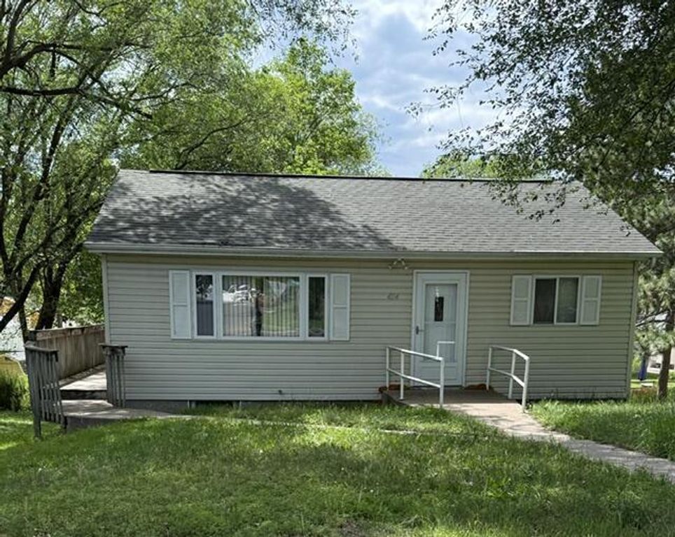 4114 Bank DRIVE, La Crosse, WI 54601