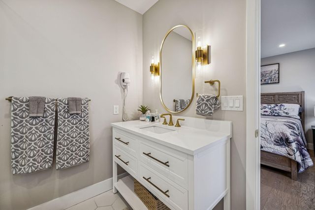 707 Georgia Avenue #302, Chattanooga, TN 37402