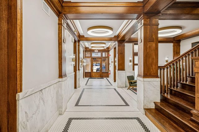 707 Georgia Avenue #302, Chattanooga, TN 37402