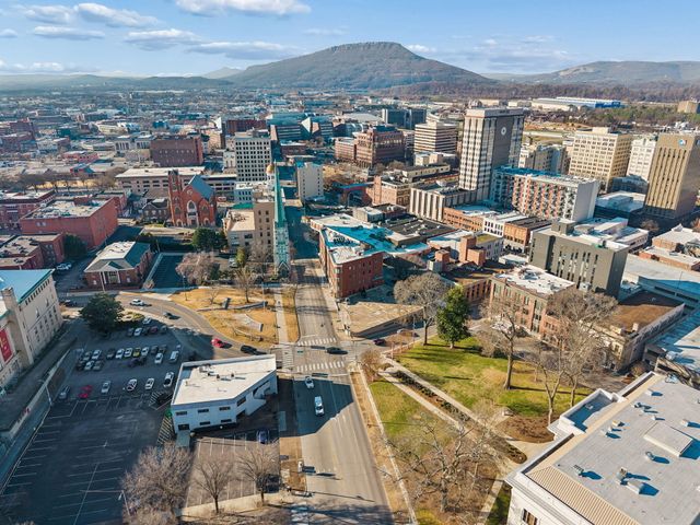 707 Georgia Avenue #302, Chattanooga, TN 37402