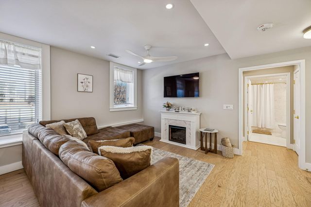 707 Georgia Avenue #302, Chattanooga, TN 37402