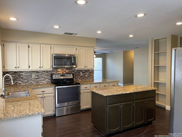 13731 Oak Pebble, San Antonio, TX 78232
